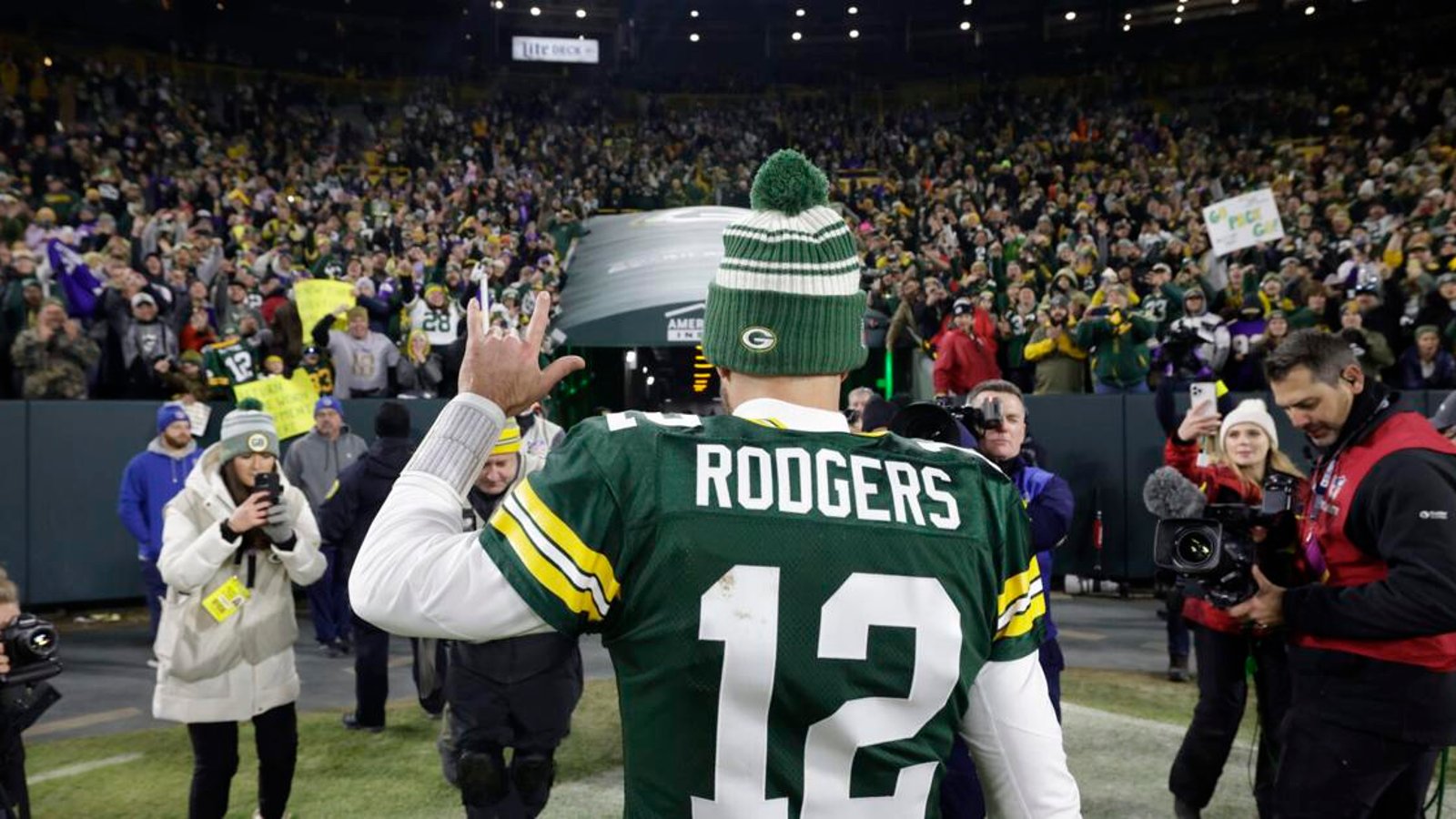 Adam Schefter drops Aaron Rodgers bombshell 