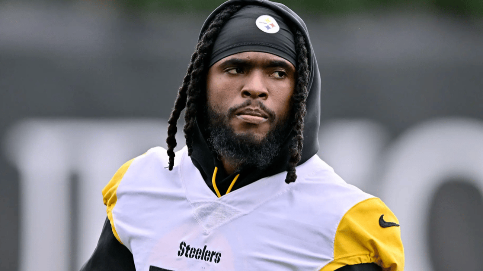 Steelers Diontae Johnson blasts the referees! 