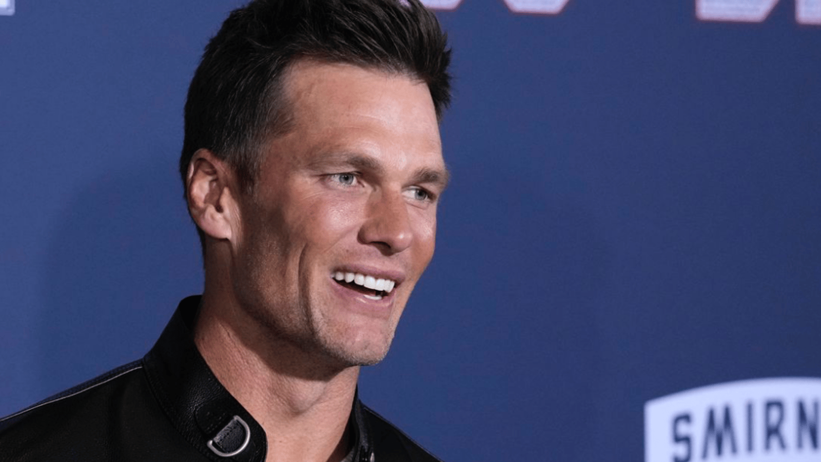 Tom Brady officially signs multi-year contract! 