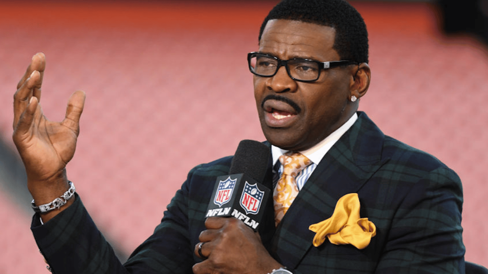 Michael Irvin removed after harassment complaint 
