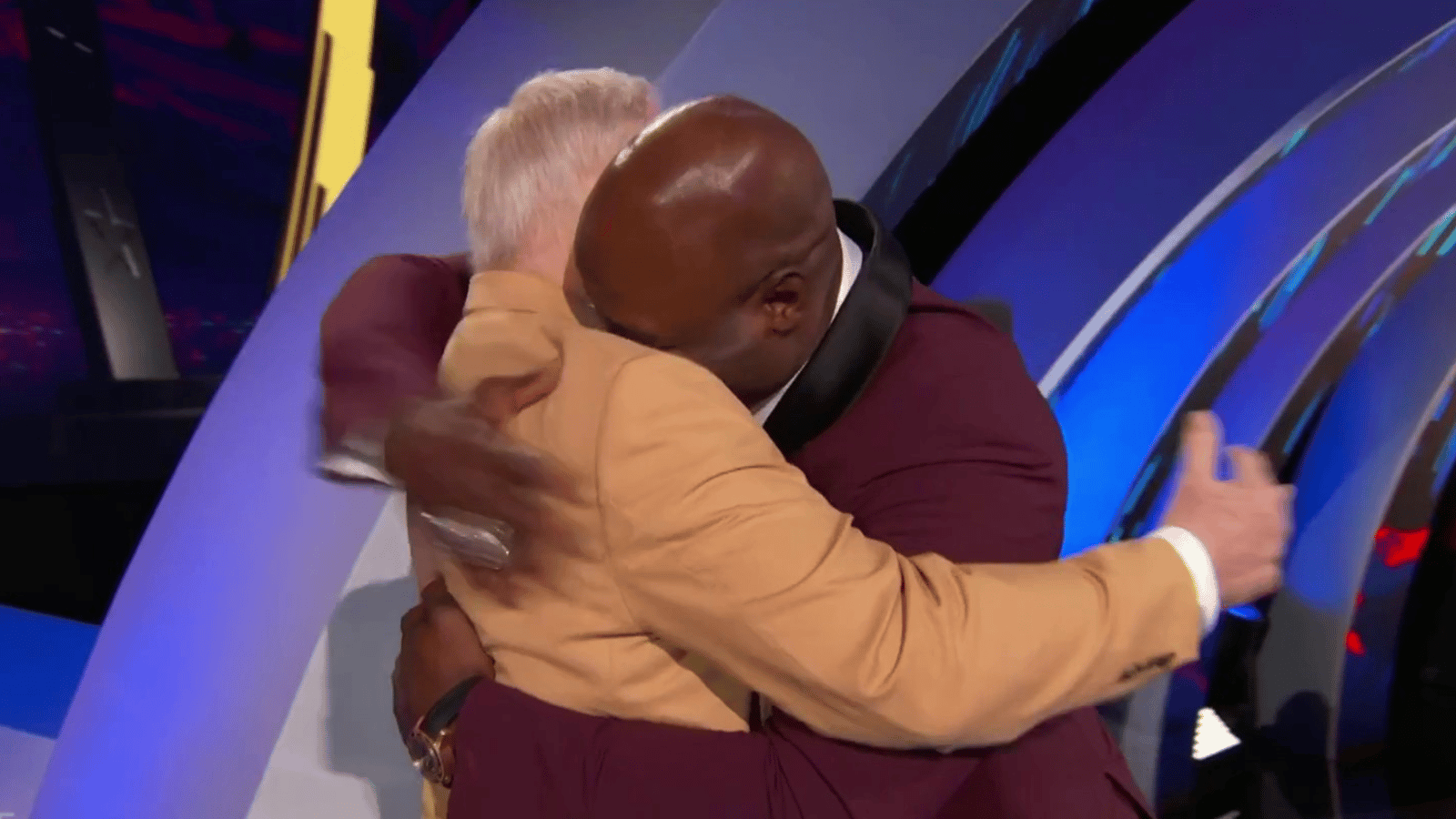Cowboys legend DeMarcus Ware officially a Hall of Famer! 
