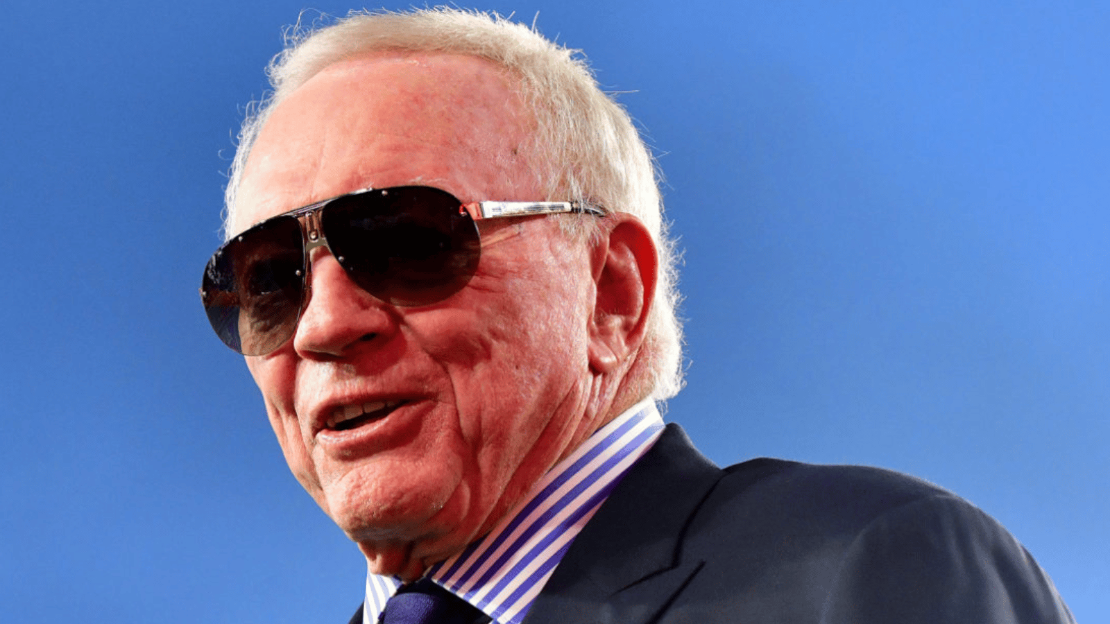 Report: Cowboys talking trade with Cardinals 
