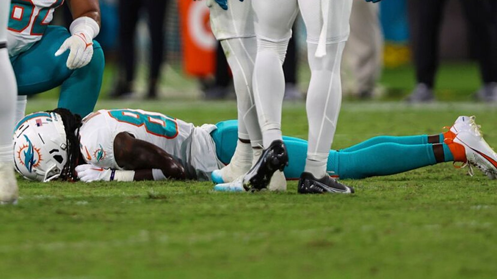 Dolphins receiver Daewood Davis suffers scary injury