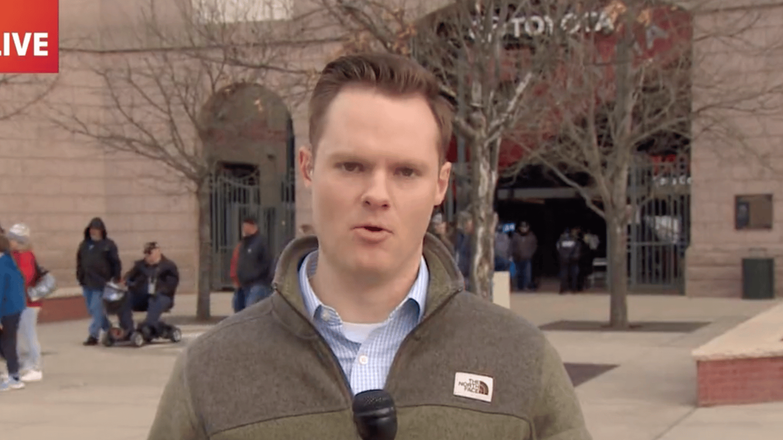 Dallas reporter insults the Cowboys on live TV 