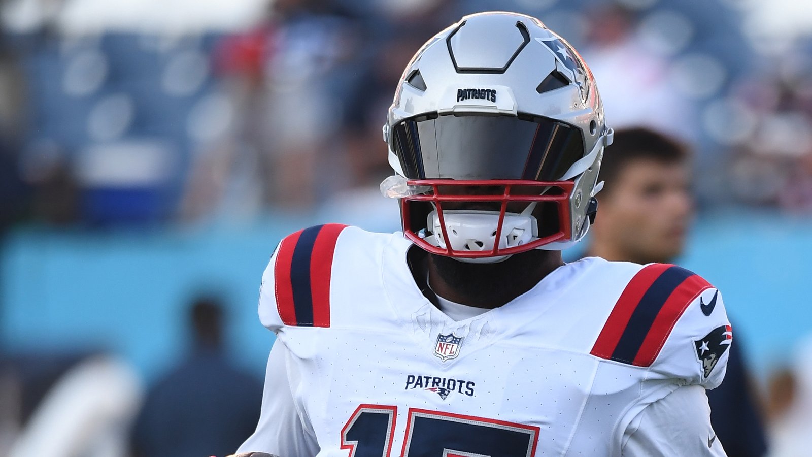 Ezekiel Elliott announces major promise in 1st year with Patriots