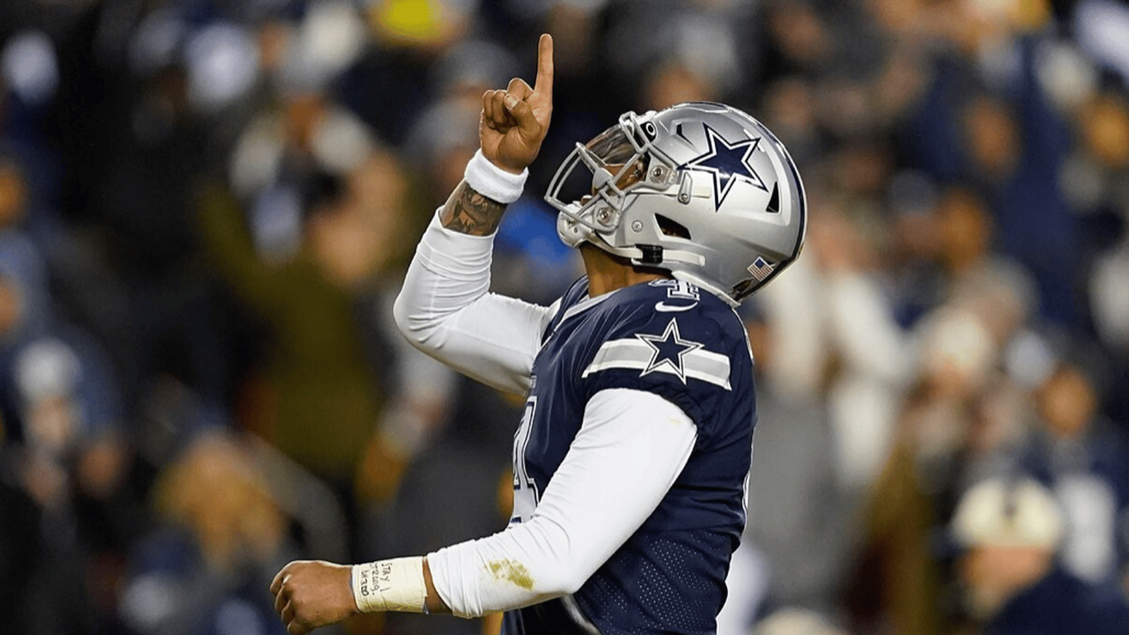 Dak Prescott talks contract extension with Cowboys 