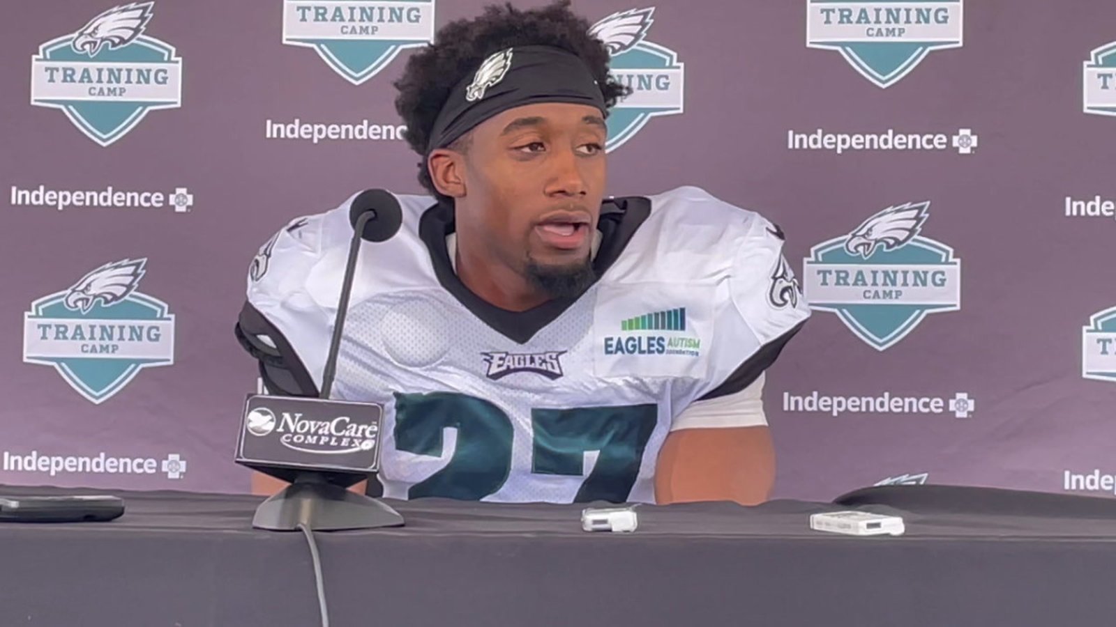 Eagles CB Zech McPhearson carted off the field