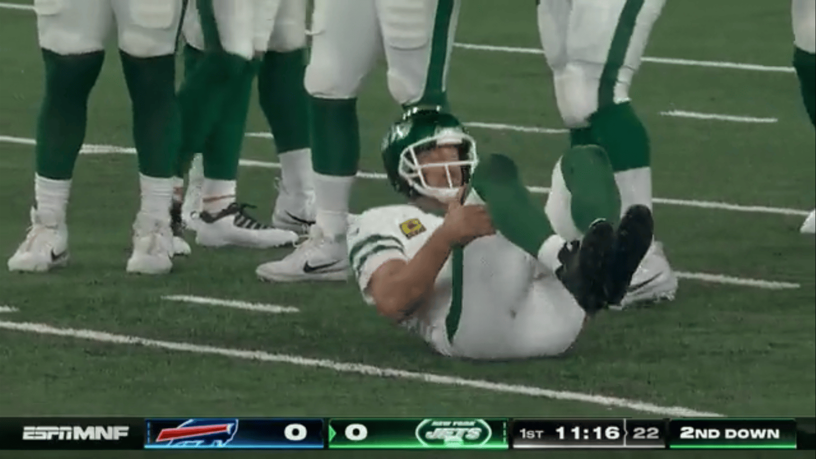 Aaron Rodgers injured shortly into Jets debut!