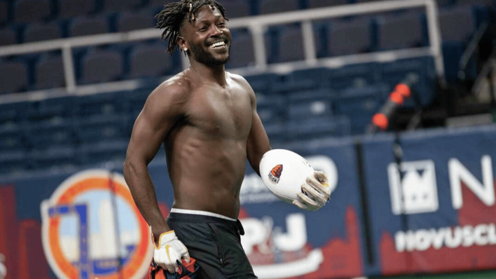 Another arrest warrant issued for Antonio Brown! 