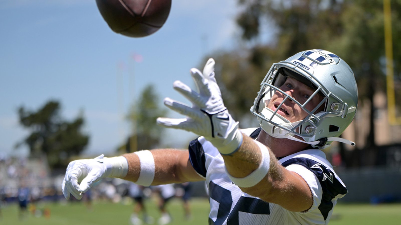 Cowboys WR David Durden carted off with injury
