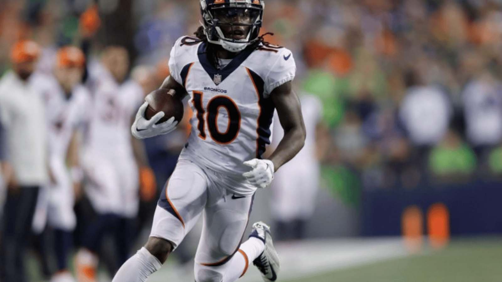 Broncos WR Jerry Jeudy carted off the field with injury 