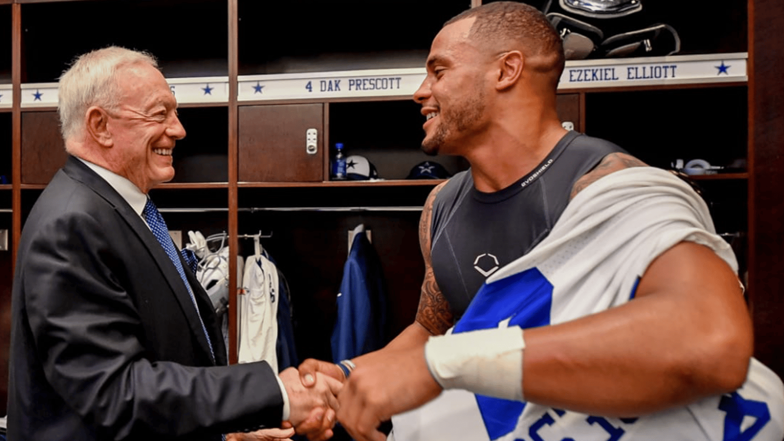 Jerry Jones doubles down on Dak Prescott 
