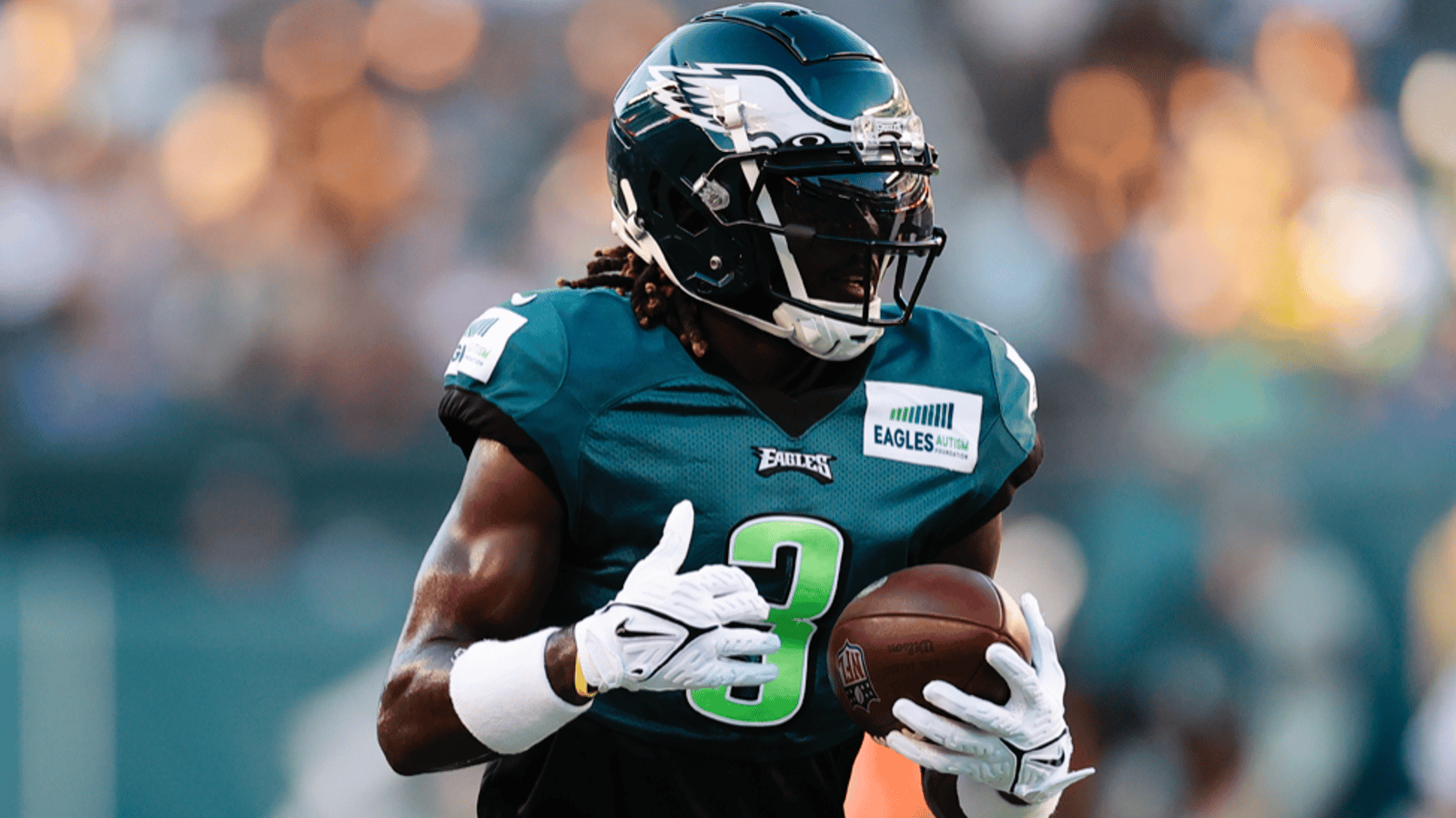Eagles WR Zach Pascal robbed at gunpoint! 