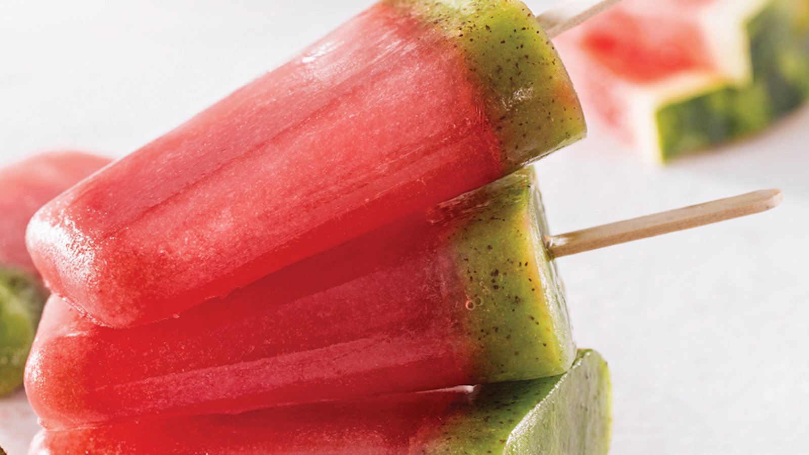 Popsicles au melon d'eau et kiwi super rafraichissants 