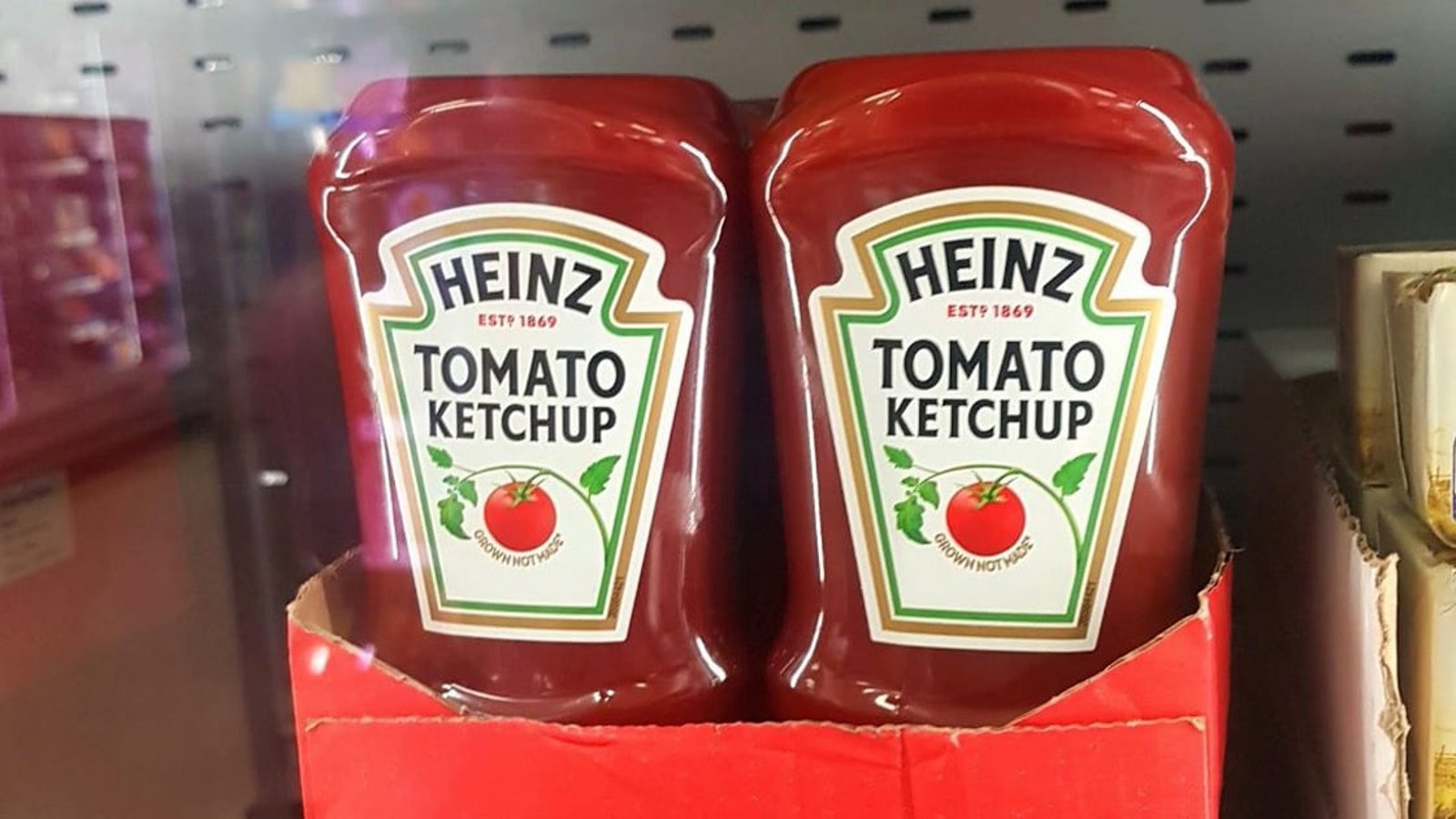 Le ketchup va-t-il au frigo ou dans l'armoire? Heinz répond à cette grande question!