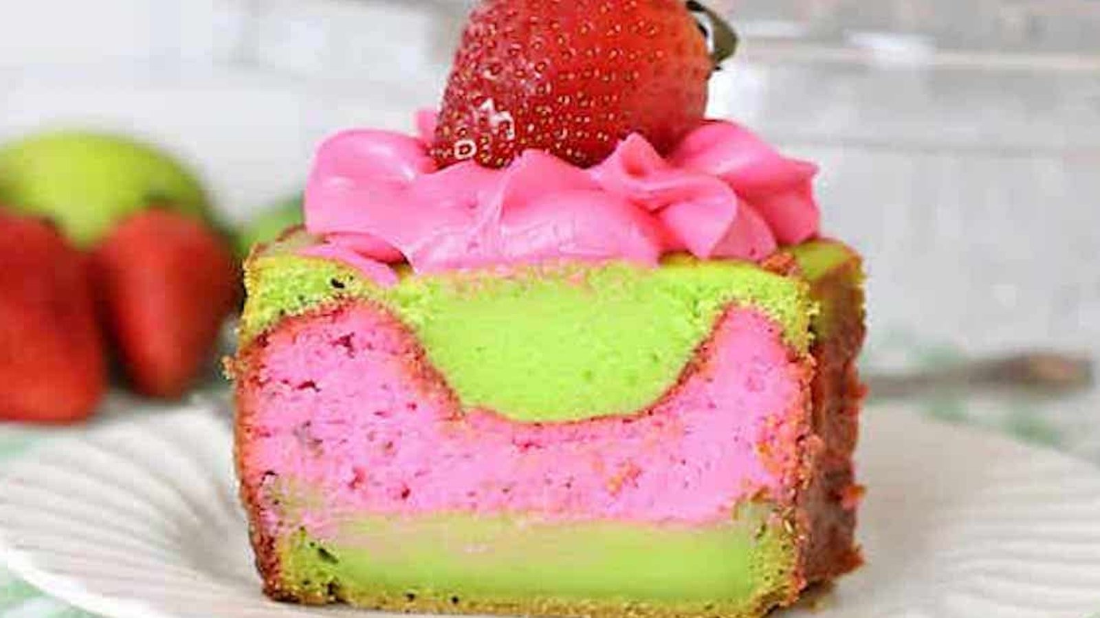 Divin gâteau au fromage à la lime et à la fraise