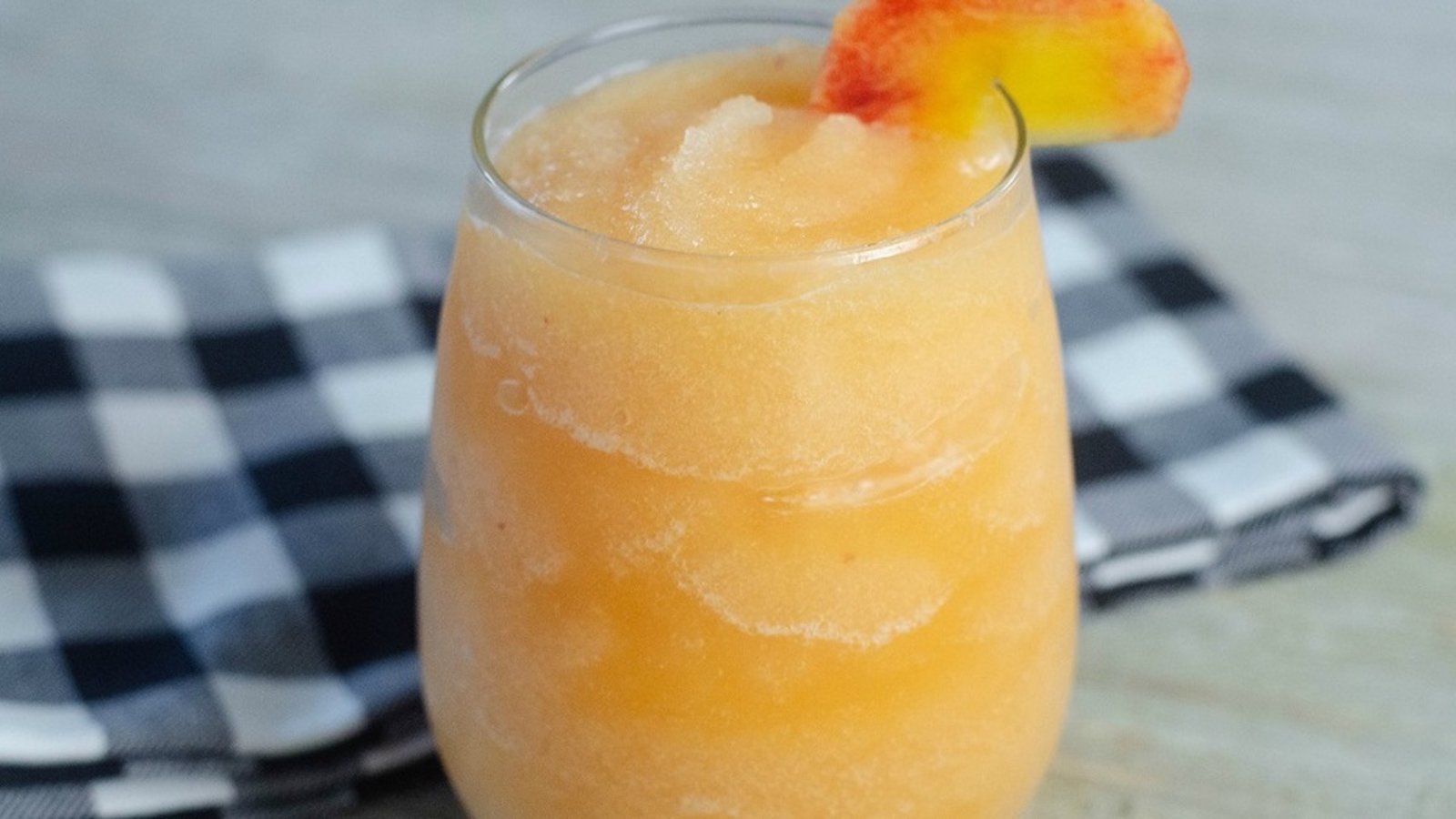 Savoureuse slush pêche-bourbon