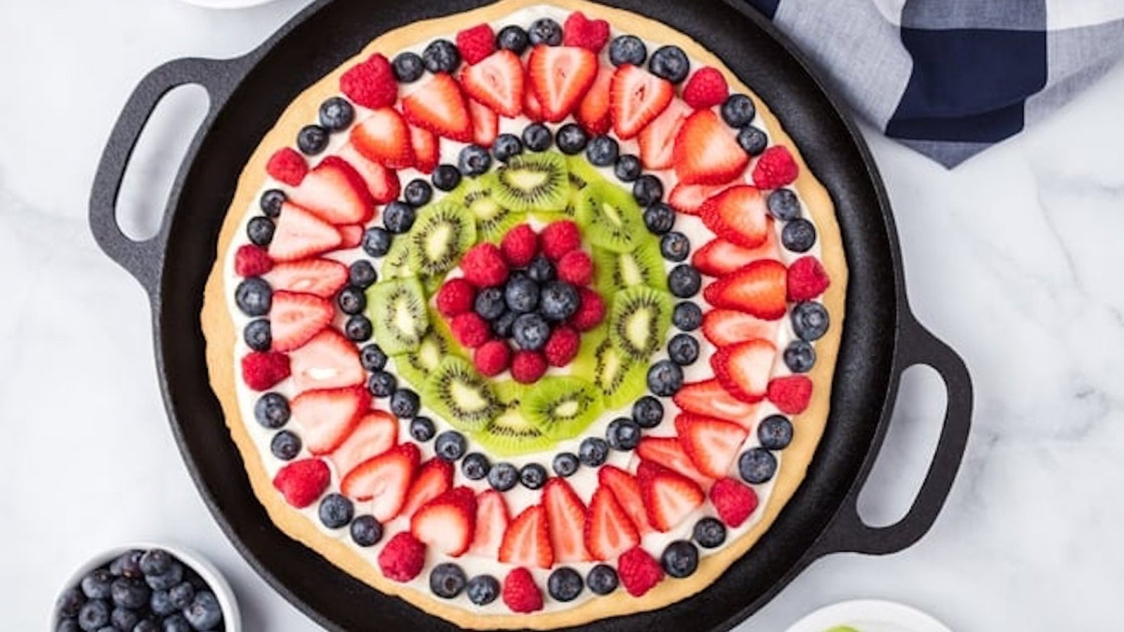 Magnifique pizza aux fruits