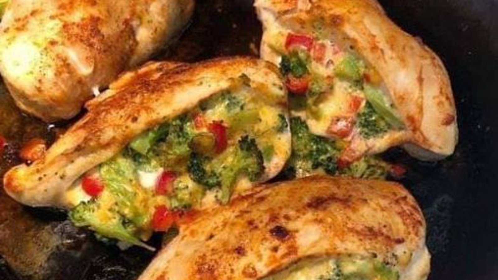 Délicieux poulet farci au fromage et au brocoli