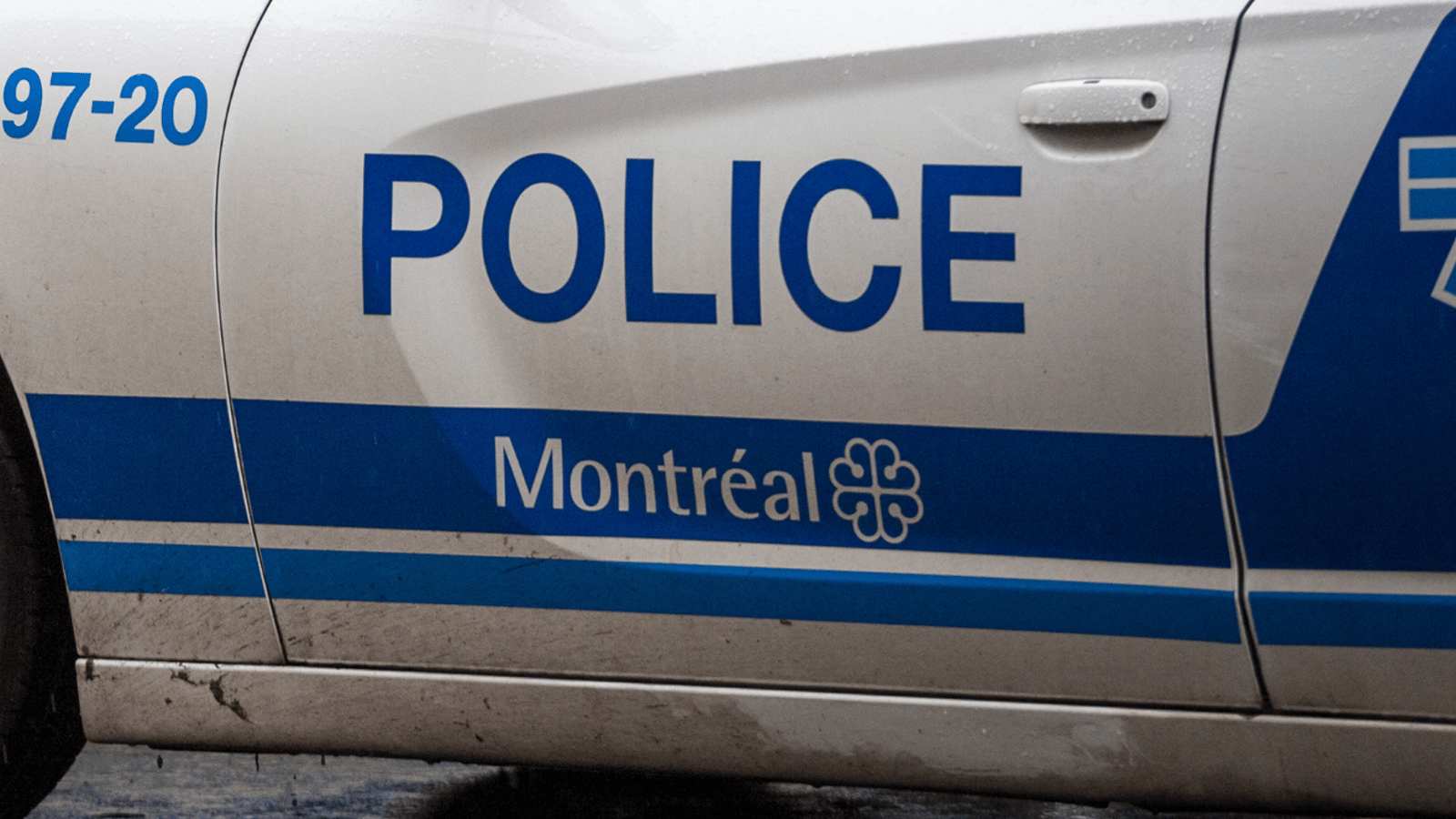 Le concierge d'une école secondaire de Montréal se fait piéger par un «chasseur de pédophiles».