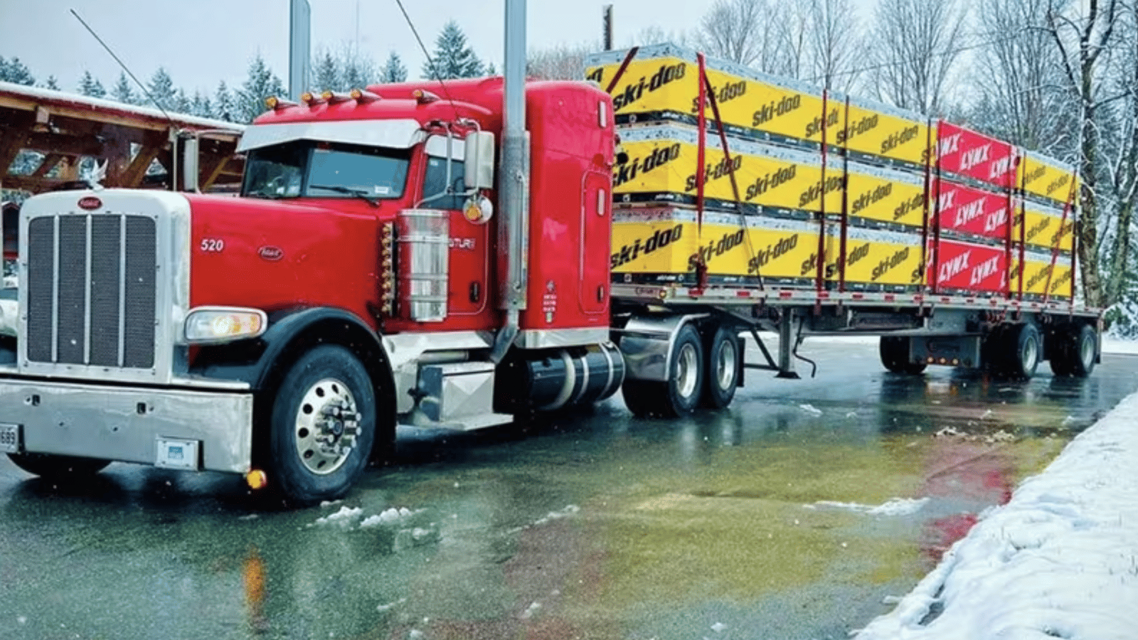 10 000 $ en récompense afin de retrouver un camion et une cargaison de motoneiges.