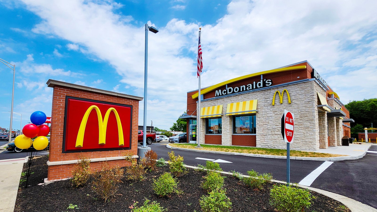 La bactérie E. coli fait un mort et plusieurs malades chez des clients de McDonald's.