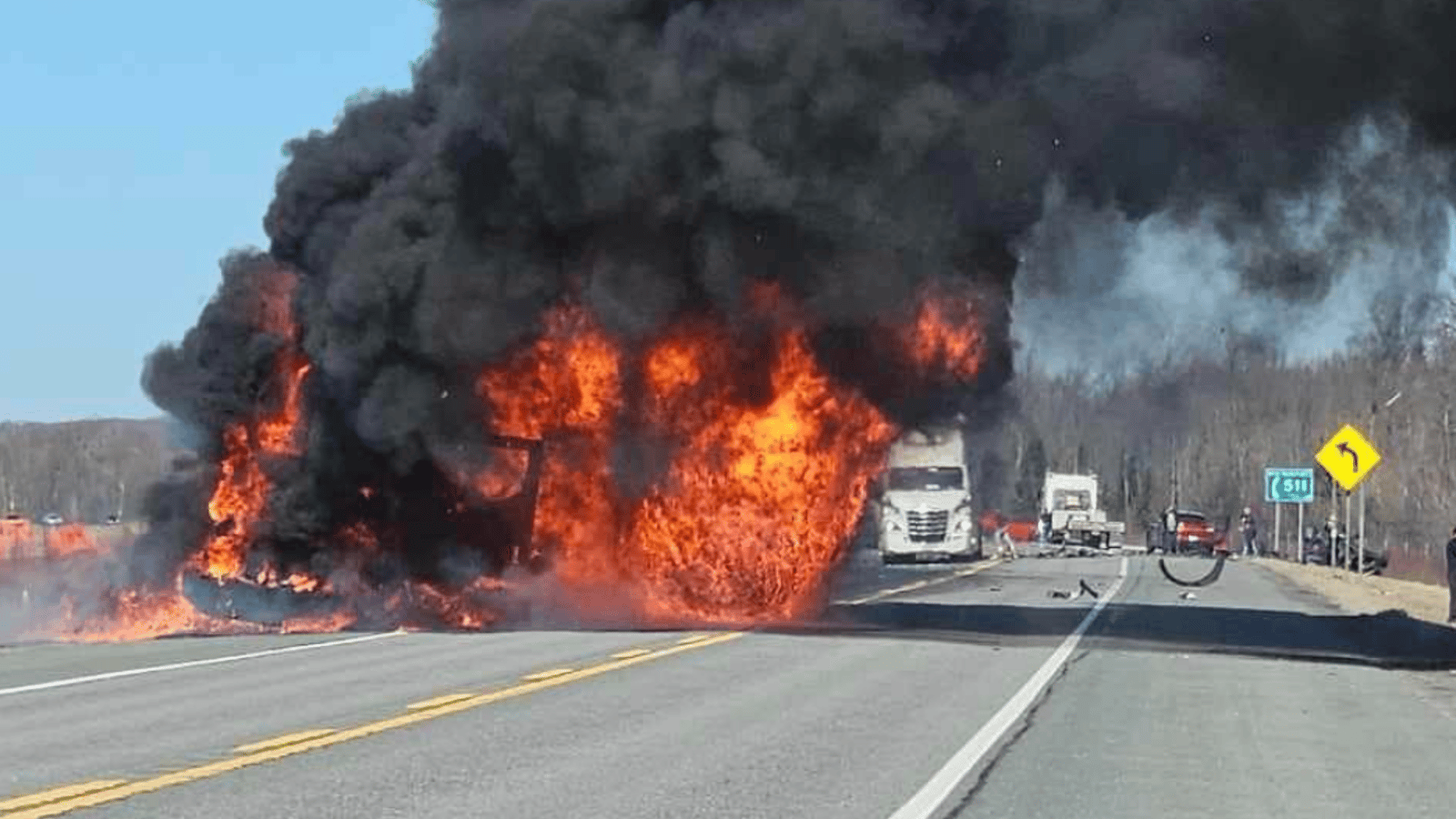Un grave accident cause la fermeture d'une autoroute 