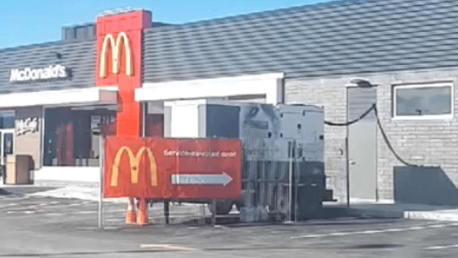 On en sait plus concernant le McDonald's du Québec qui a fait le tour du monde en raison de sa génératrice 