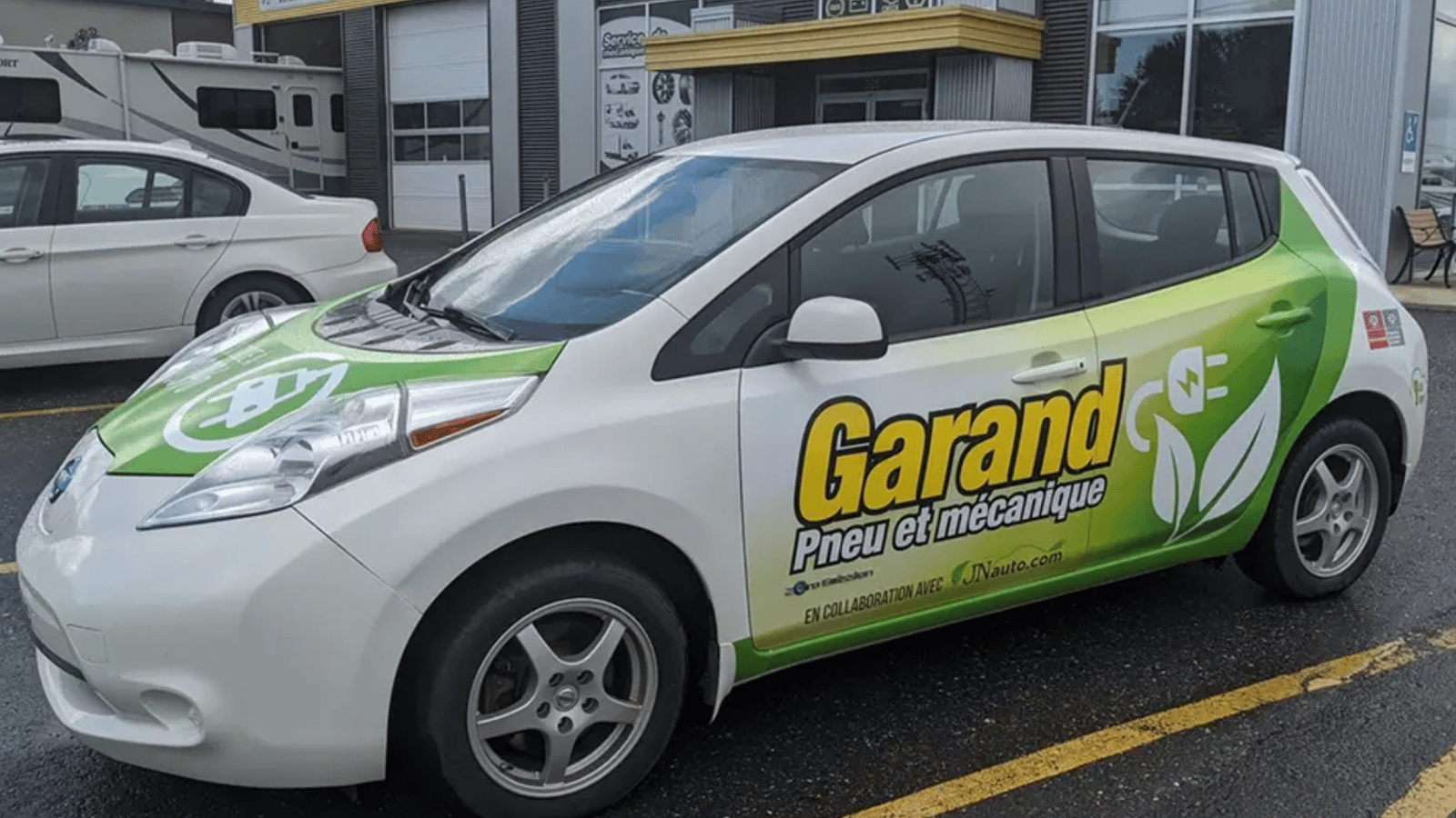 Un garage du Québec recherche une famille dans le besoin pour réparer leur voiture gratuitement pour Noël