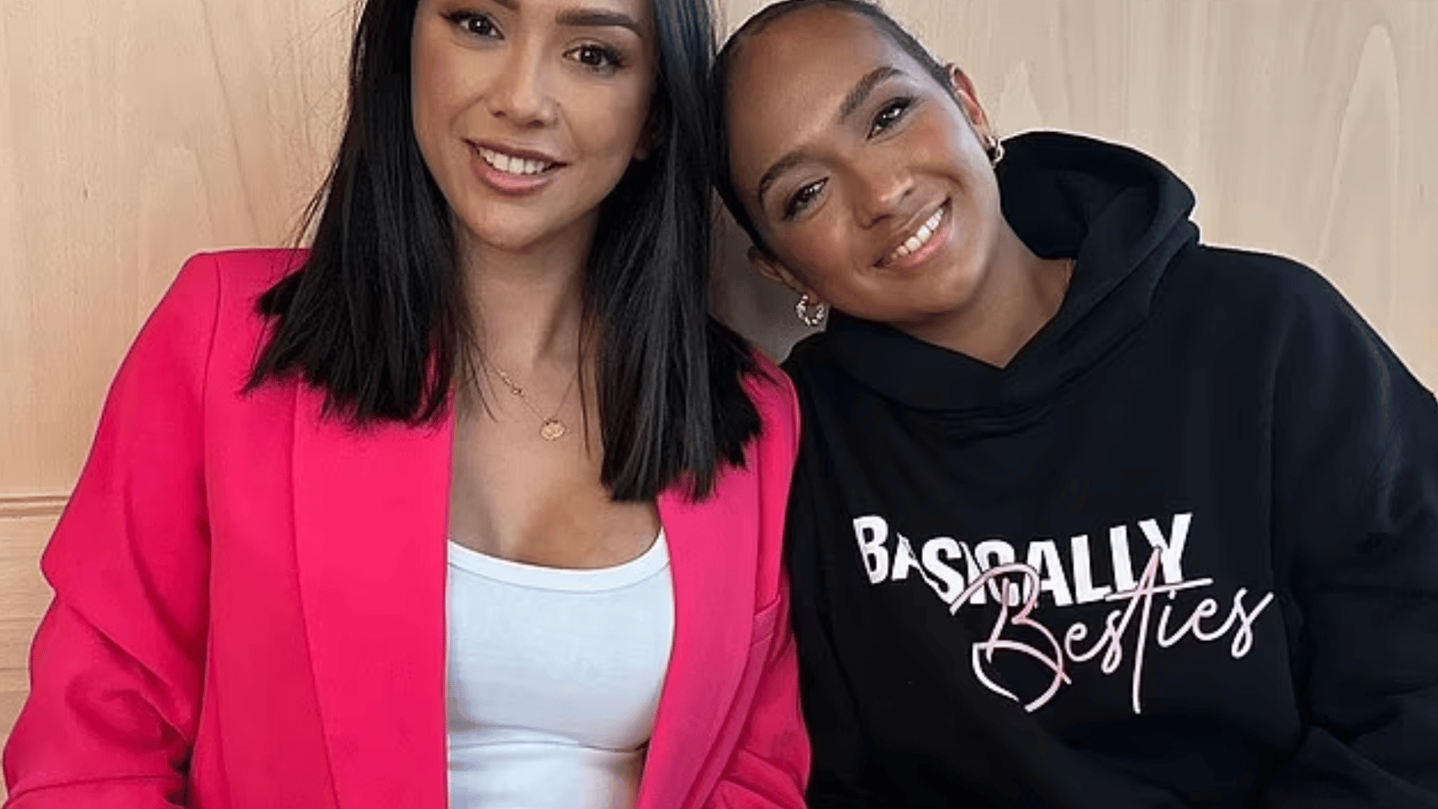 Une mère encourage sa fille de 12 ans à ne plus aller à l'école pour être influenceuse à temps plein.