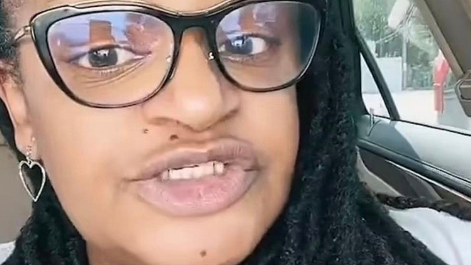 « 42$ pour 2 burgers »: Une cliente en furie dénonce le prix exorbitant de ce restaurant 