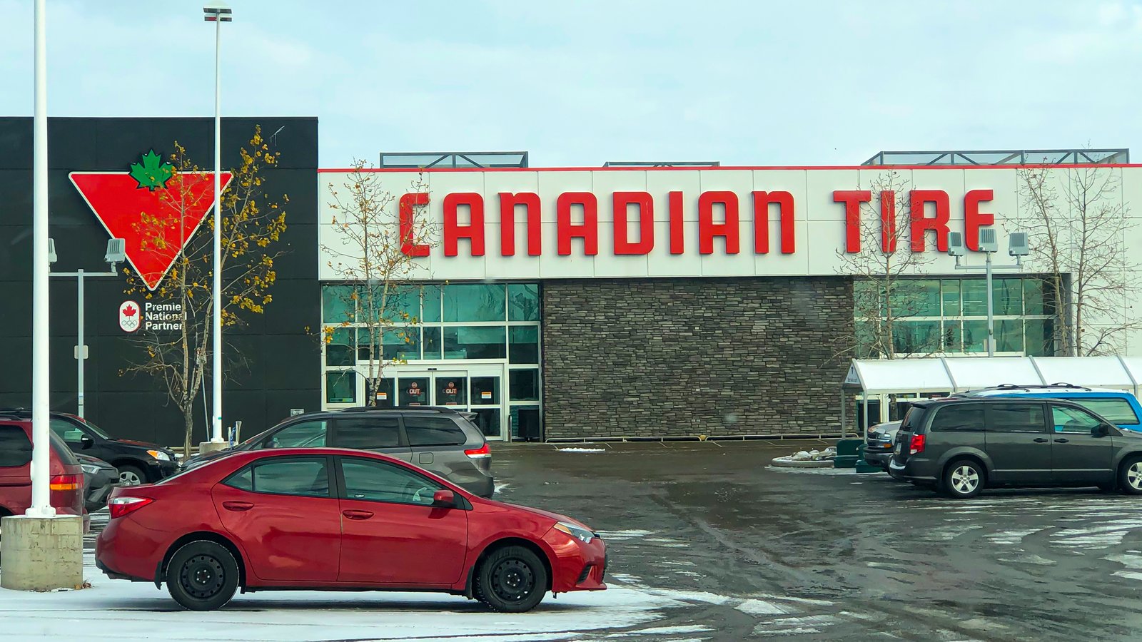 Canadian Tire montre la porte à un grand nombre d'employés quelques semaines avant les fêtes.