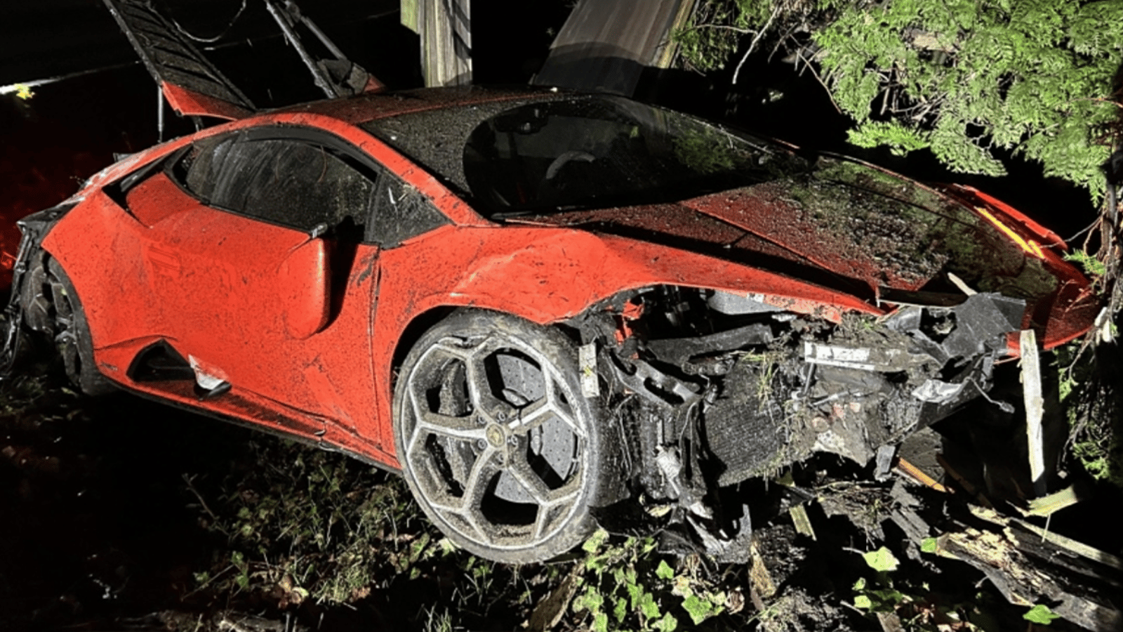 Un jeune de 13 ans détruit une Lamborghini sur l'autoroute transcanadienne