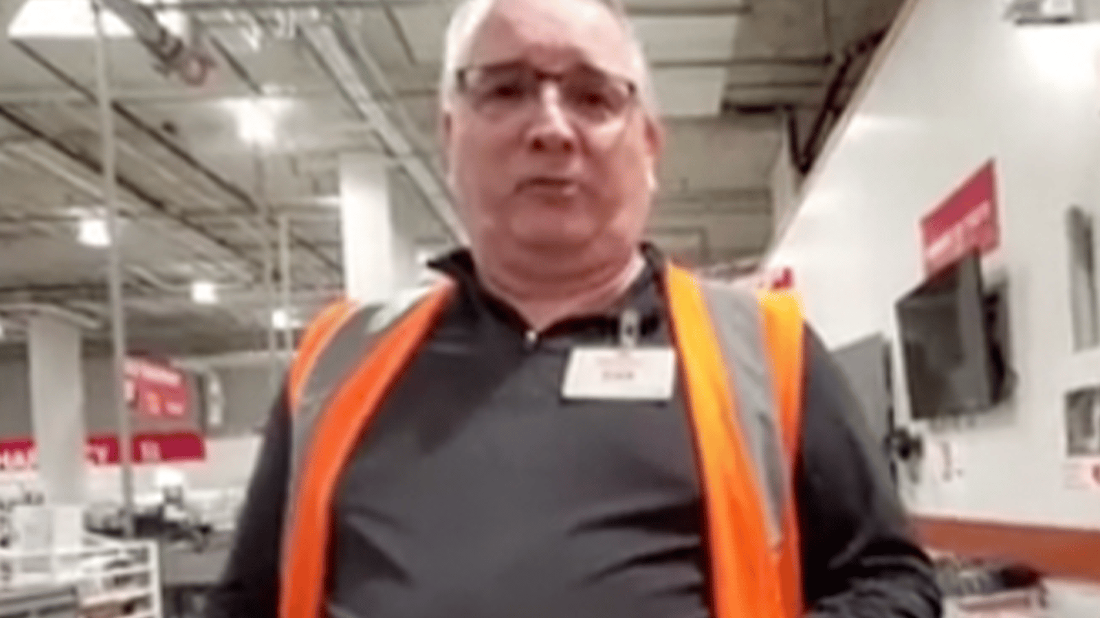 Un homme prétend avoir été détenu illégalement par les employés de Costco 