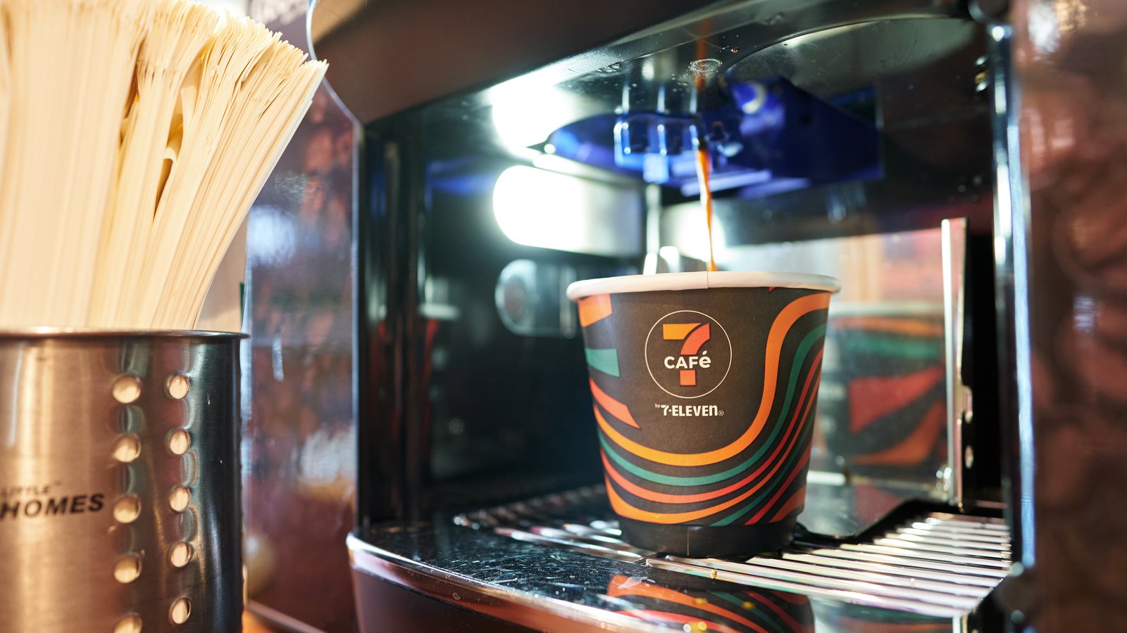 Un homme perd son poste de directeur et sa pension de retraite de 180 000$ pour avoir volé du café.