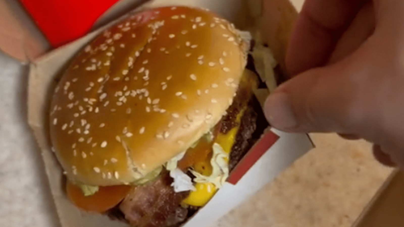 Un internaute furieux contre les prix rendus bien trop élevés de McDonald's