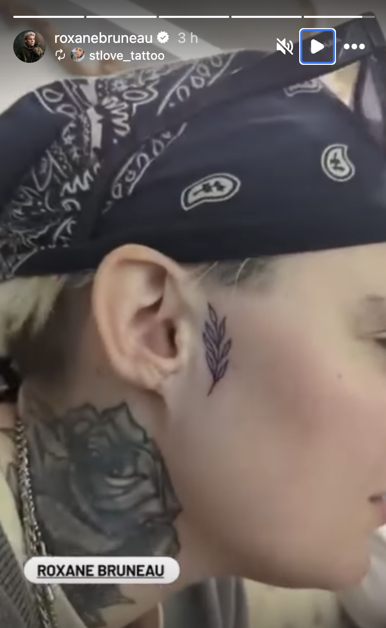 Roxane Bruneau s'est fait tatouer le visage et il faut avoir que c'est très réussi !