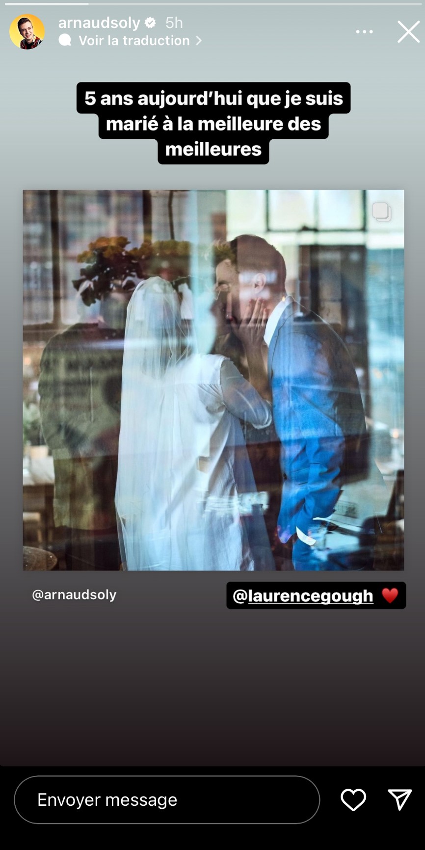 Arnaud Soly partage une superbe photo pour célébrer ses cinq ans de mariage 