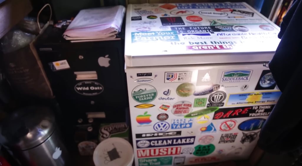 Un adolescent a construit une adorable petite maison pour adopter un mode de vie plus simple