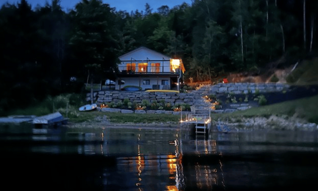 Coquet chalet 4 saisons avec une vue pittoresque sur le lac