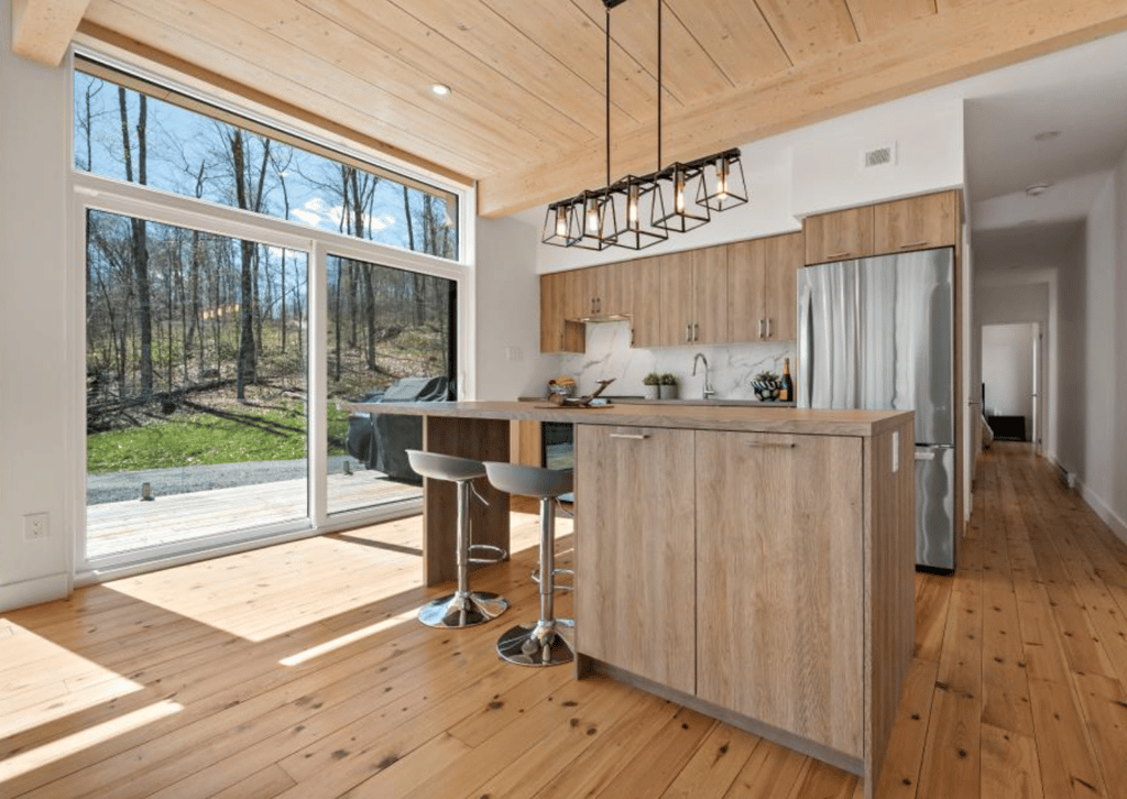 Vendu meublé ! Magnifique chalet de plain pied dans le projet Chick Shack