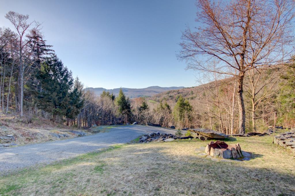  Tout meublé! Chalet perché en montagne parmi plus de 11 acres de beautés naturelles