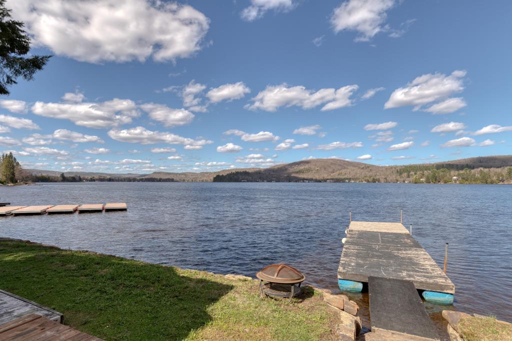 Coquet chalet à petit prix en bordure d'un lac navigable