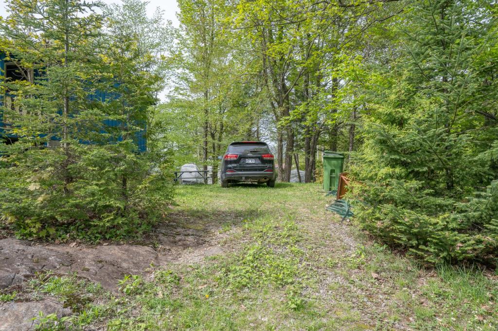 Coquet chalet au charme vintage vendu meublé à 139 000 $ 