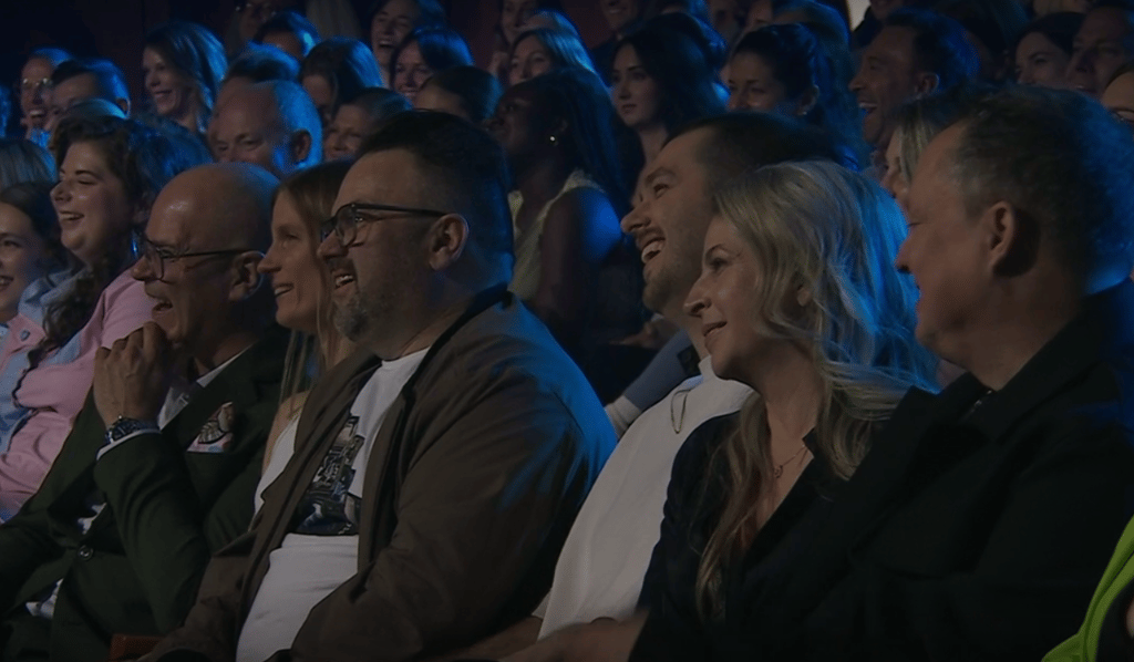 Stéphane Rousseau annonce le gagnant de « l’Olivier de l’année » et il fait éclater de rire tout le monde