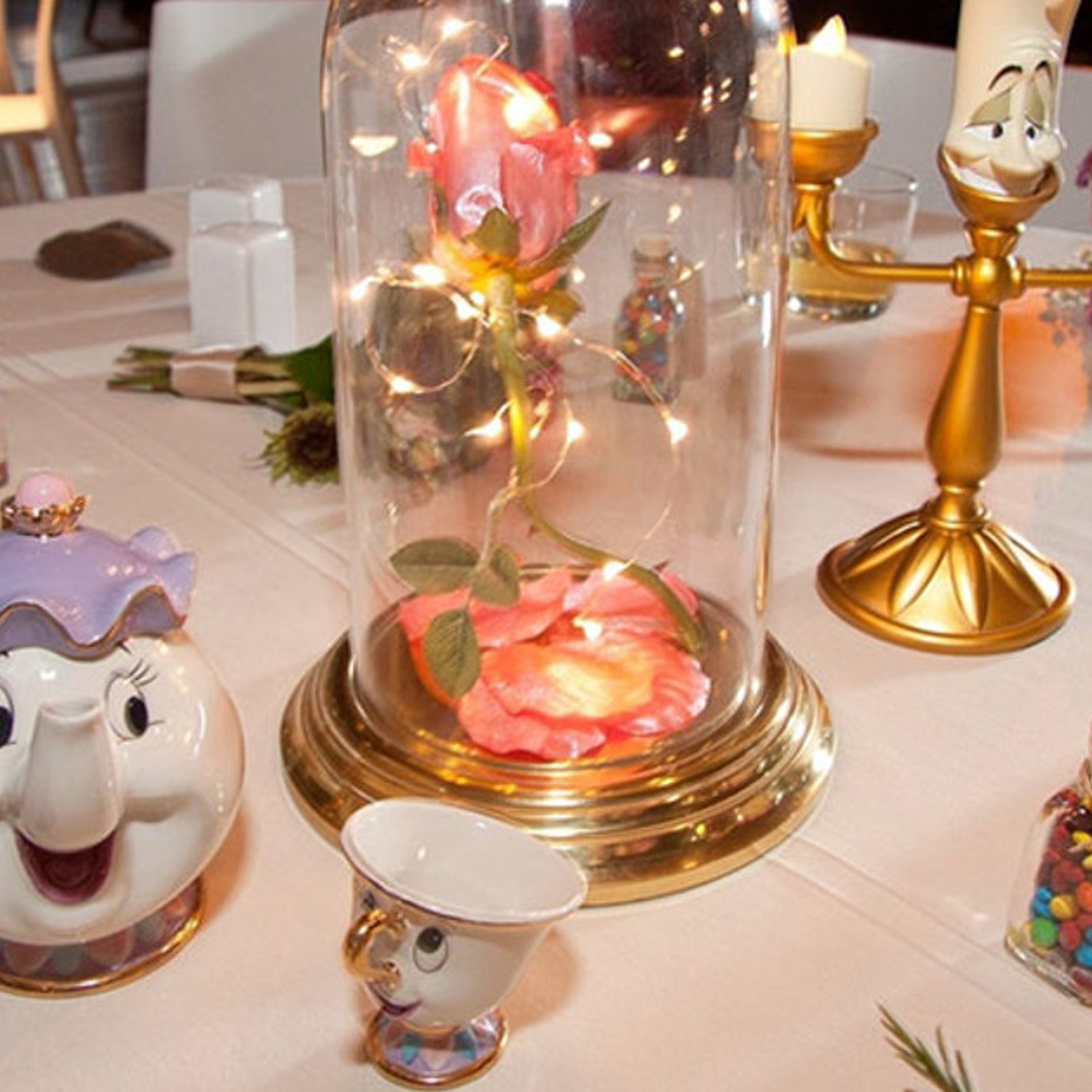 Toutes les tables au mariage de ce couple étaient inspirées d'un film de Disney! 