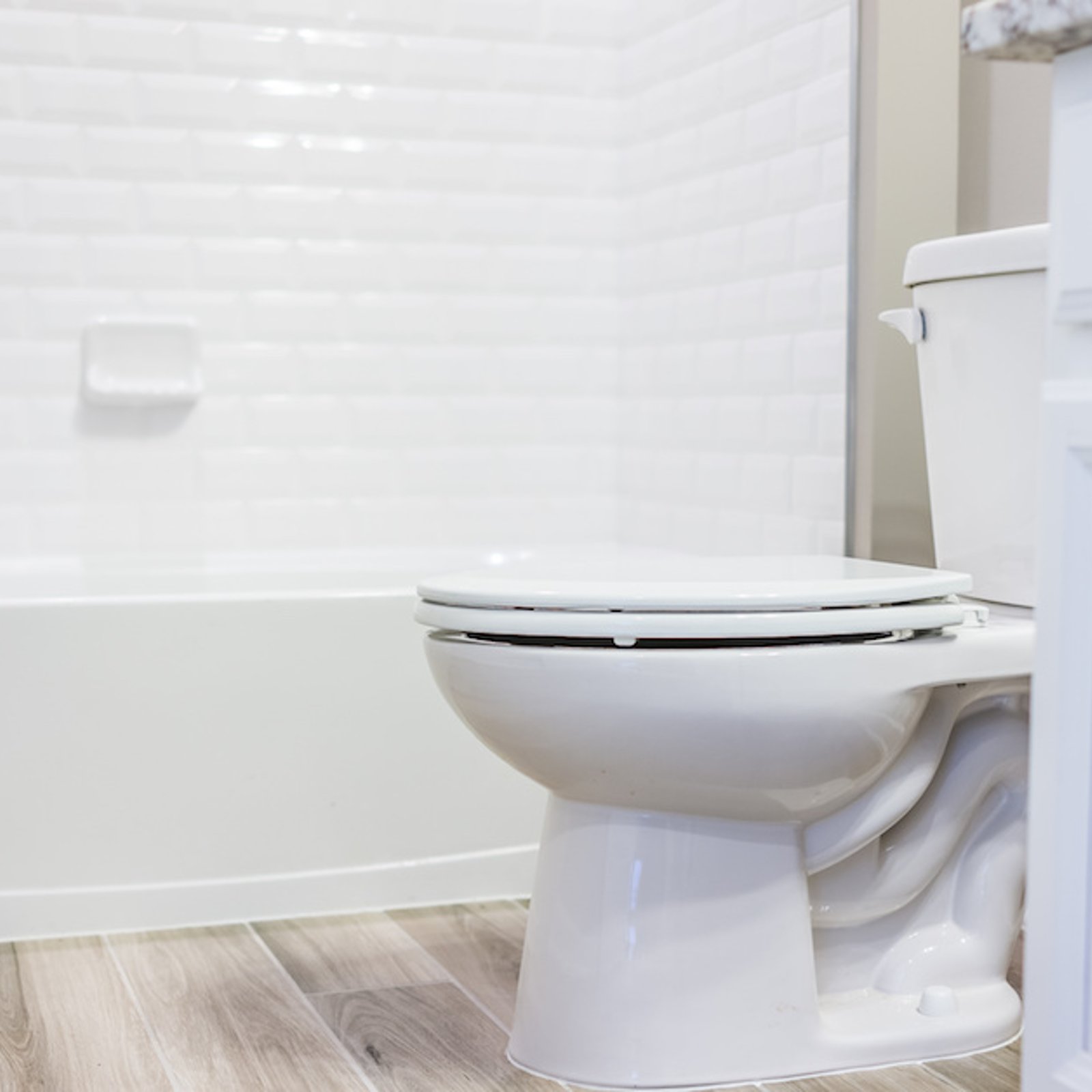 7 trucs de pro pour une salle de bain propre en permanence
