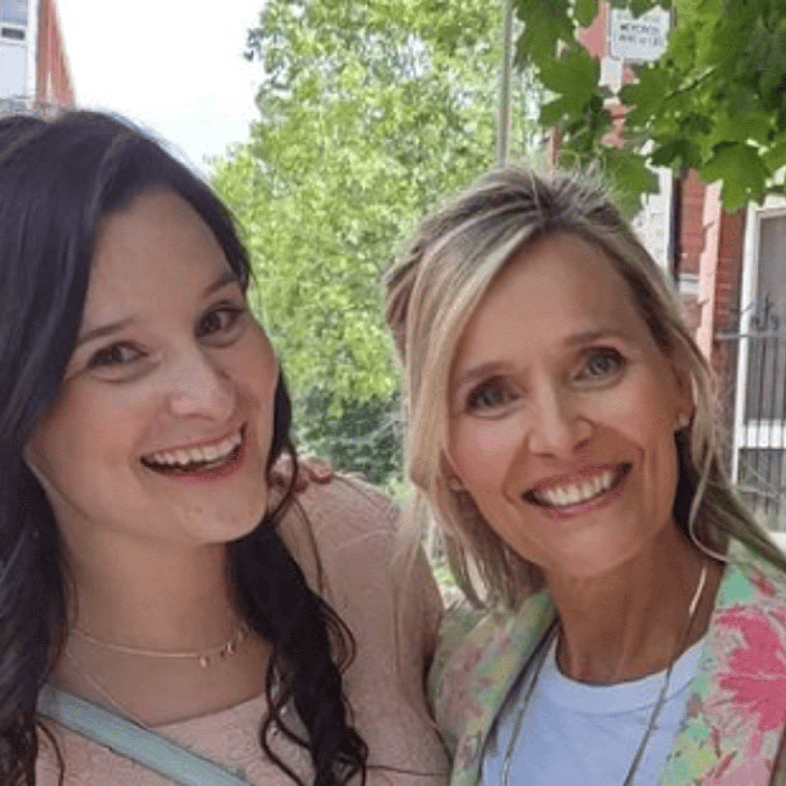 Rosalie Taillefer-Simard et sa maman Marie-Josée partagent un beau moment entre mère et fille