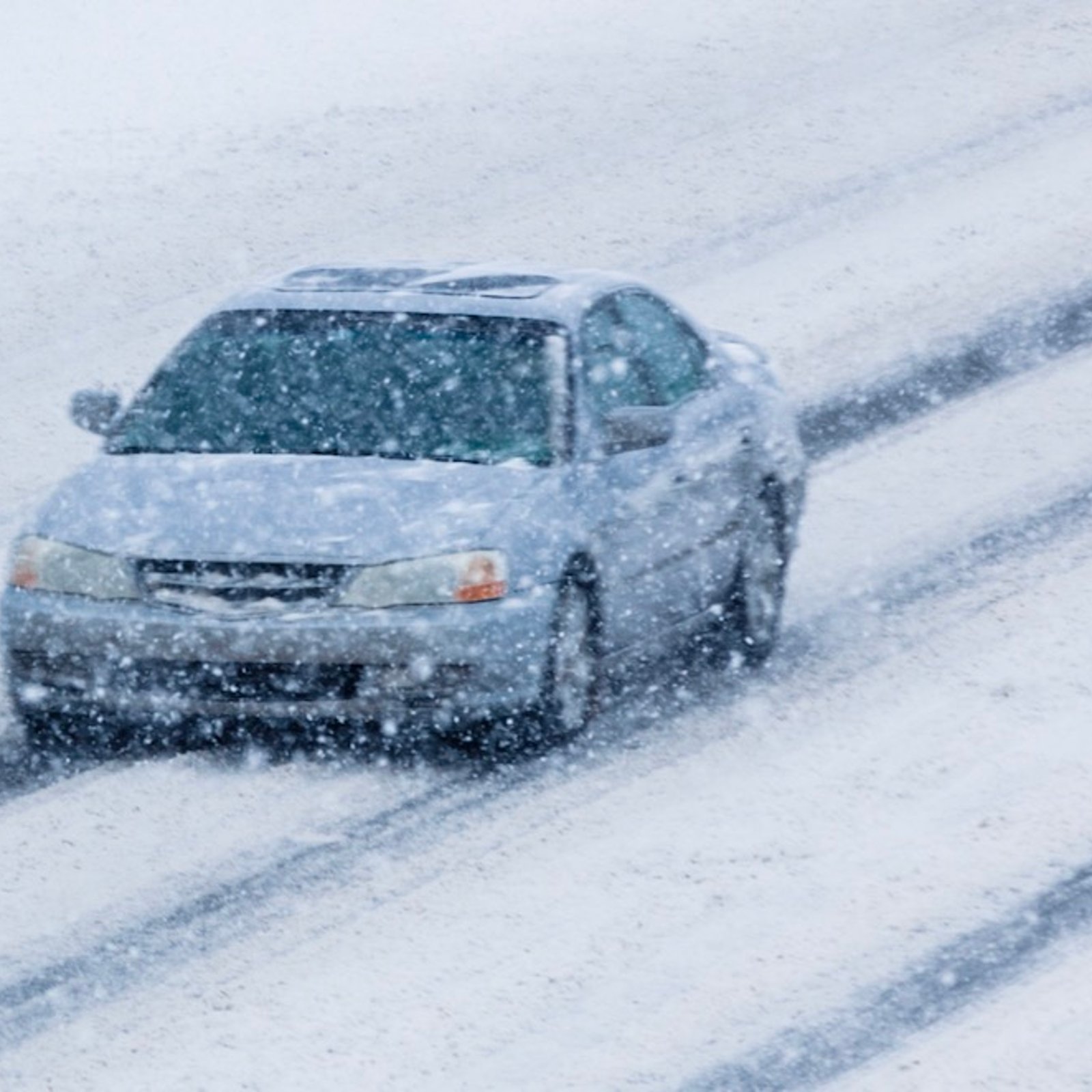 La neige va compliquer le retour à la maison pour des milliers de Québécois cet après-midi