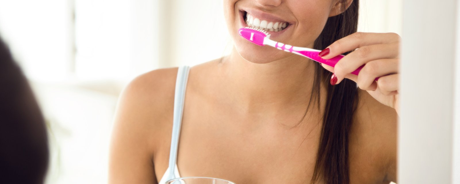 10 façons infaillibles de blanchir ses dents à la maison